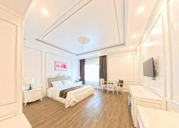 Hotel Khach San New Cenco5 *